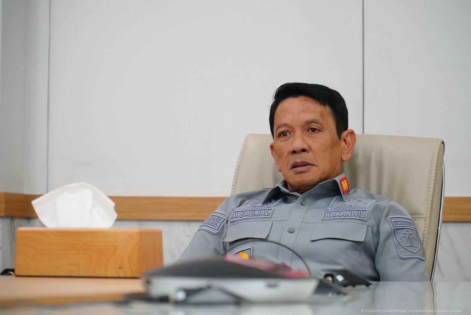 Pelatihan Manajemen Kesekretariatan Ditutup, Kakanwil Kemenkum Sulsel Dorong Peningkatan Kinerja Administrasi