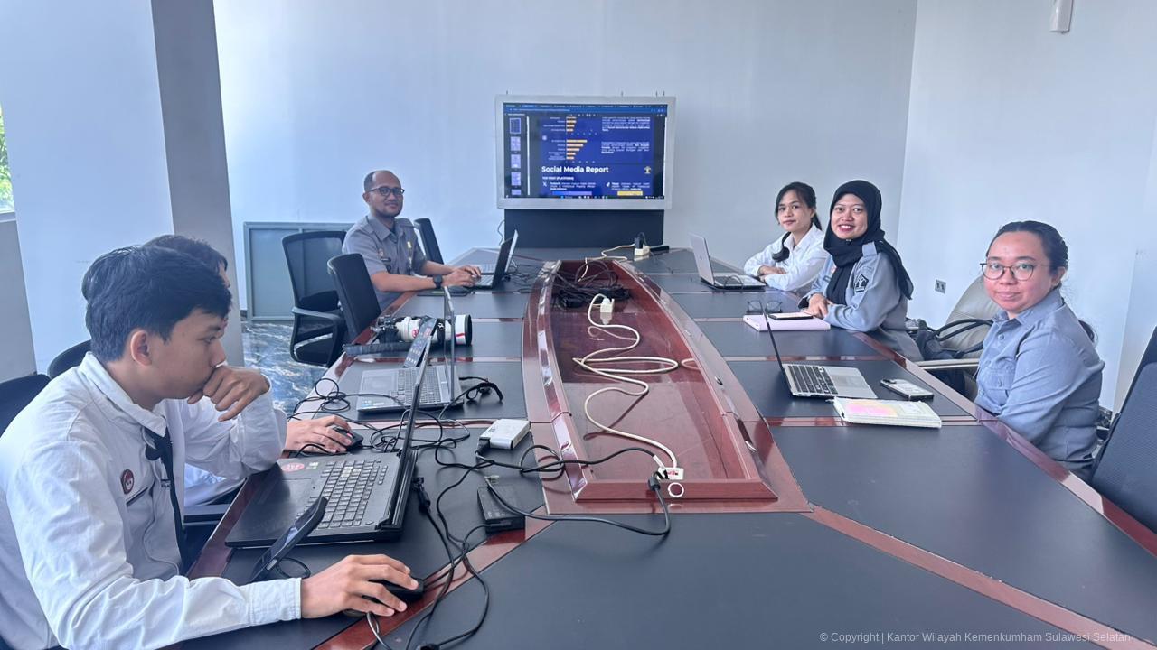 Humas Kanwil Kemenkum Sulsel Berbagi Strategi Pengelolaan Media Sosial dengan Tim Humas BHP Makassar