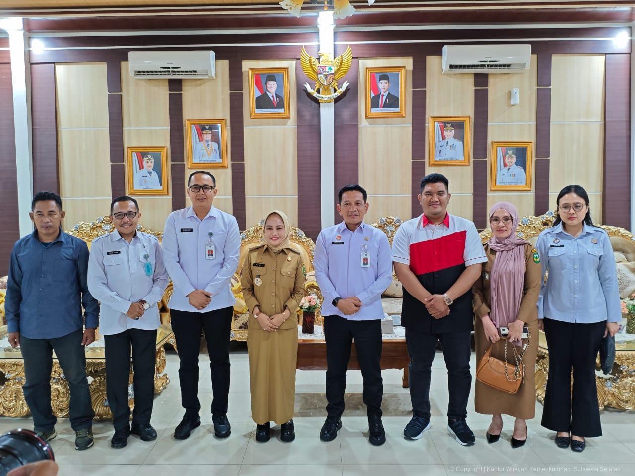 Kakanwil Kemenkum Sulsel Kunjungi Walikota Palopo, Bahas Posbakum Hingga Bantuan Hukum untuk Masyarakat