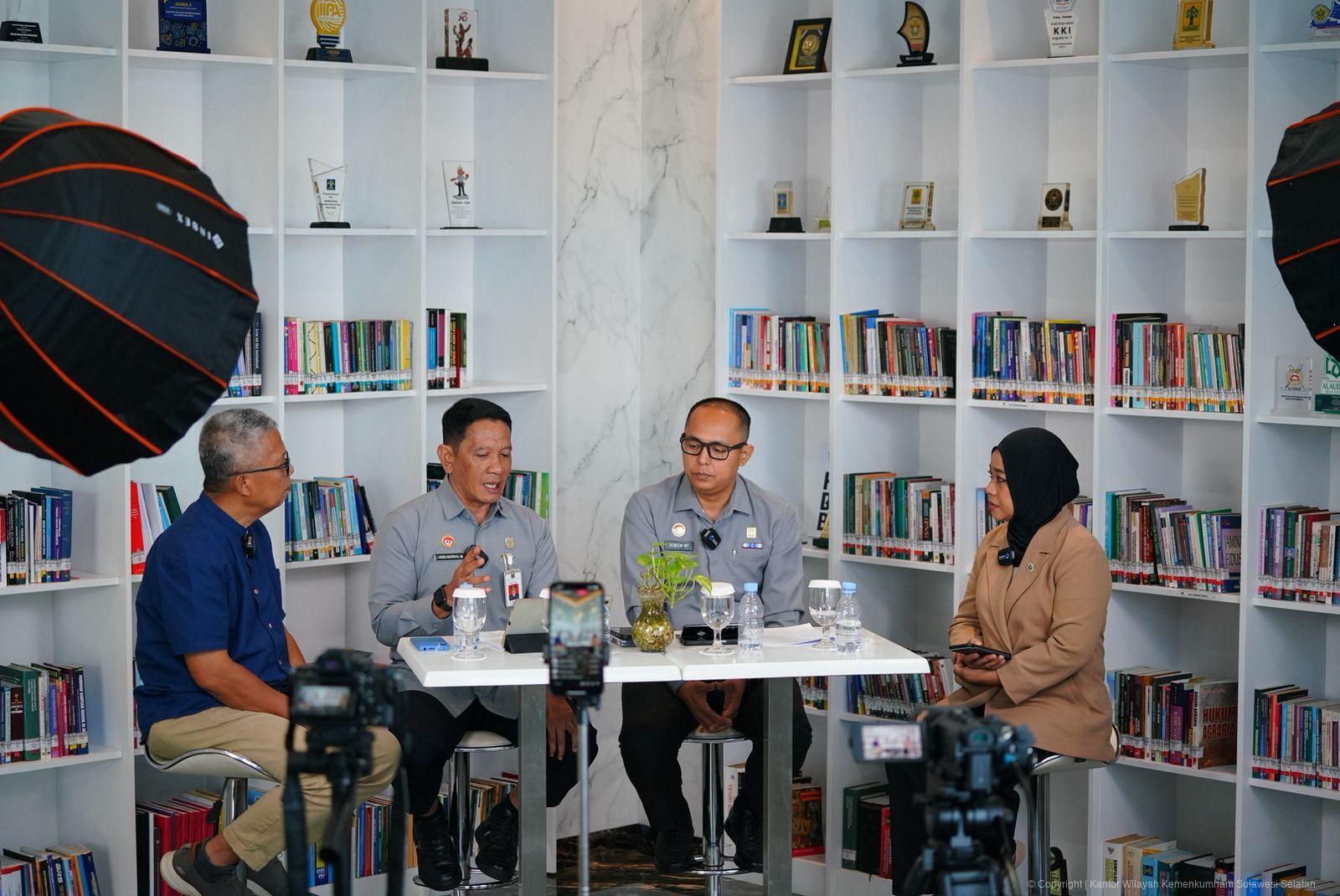 Kanwil Kemenkum Sulsel dan RRI Makassar Sebarkan Informasi Peran Koperasi Merah Putih