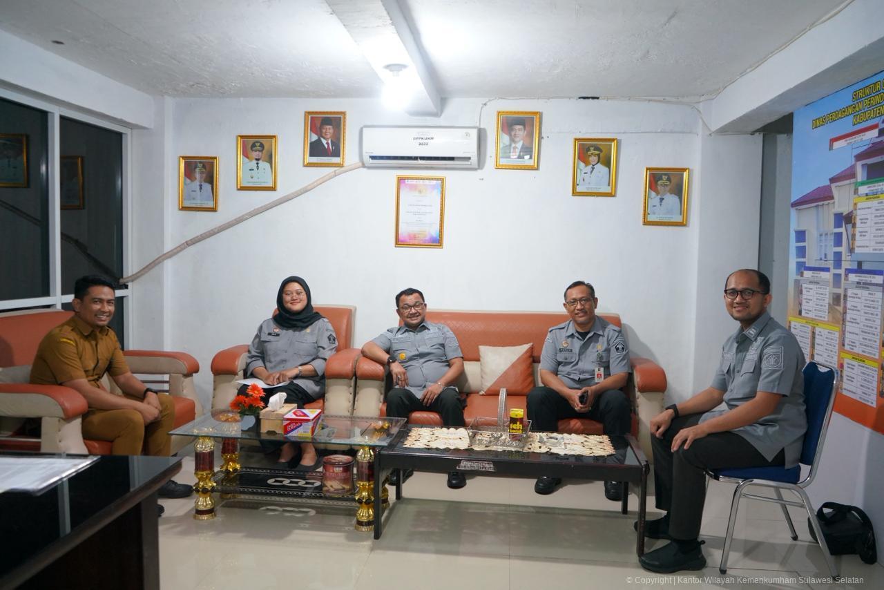 Kanwil Kemenkum Sulsel Ajak KMP Soppeng Tancap Gas Urus Merek Kolektif Produk Koperas