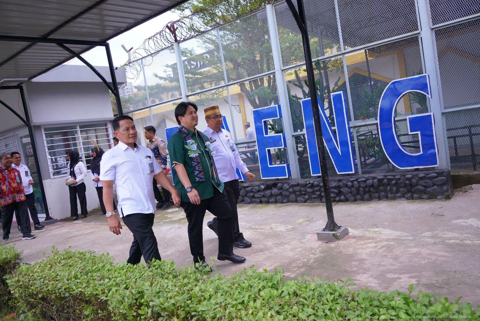 Kakanwil Kemenkum Sulsel Dampingi Komisi XIII DPR RI Tinjau Rutan Makassar dalam Rangka Reses di Sulsel