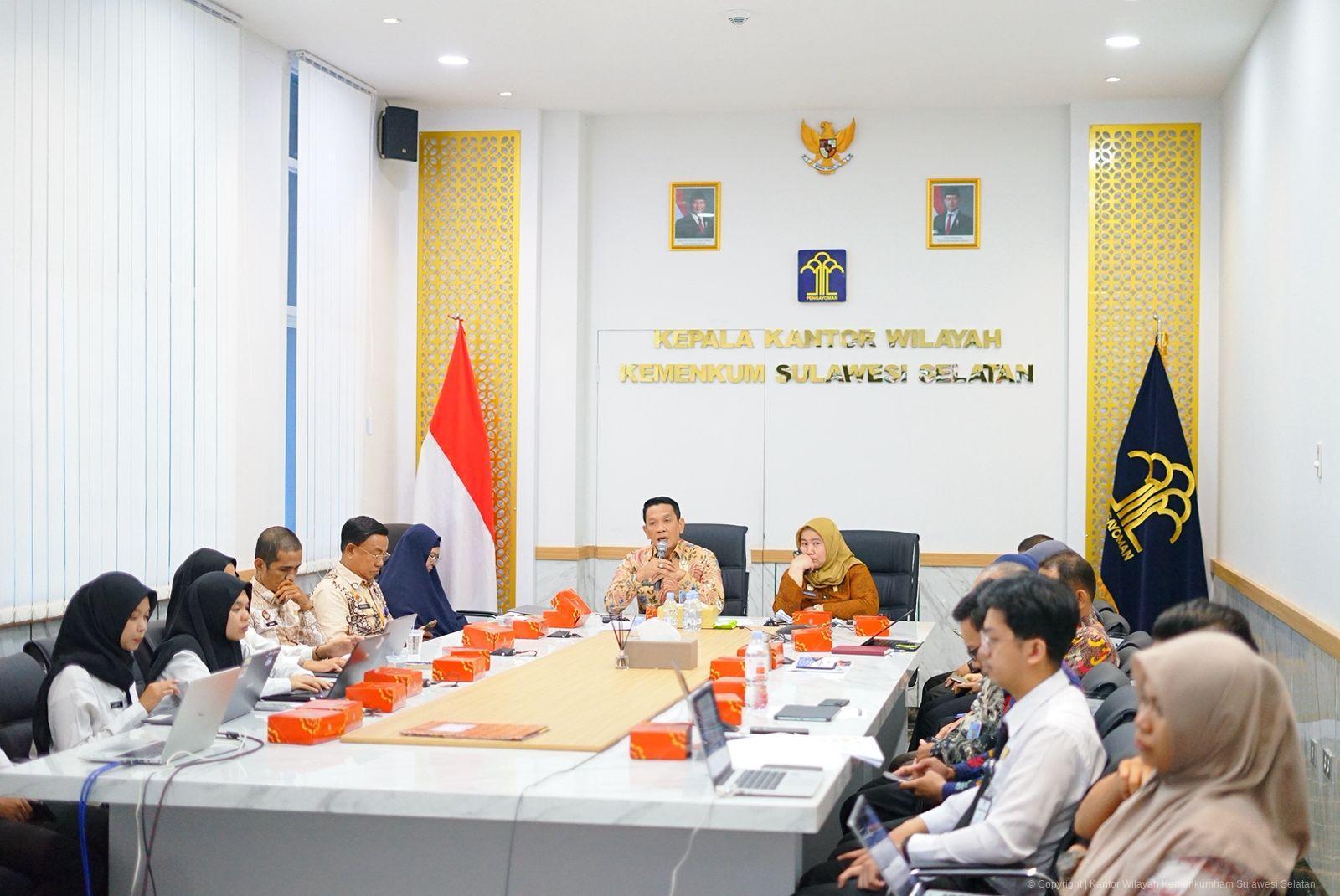 Perkuat Perencanaan 2026, Kakanwil Kemenkum Sulsel Bahas Program Strategis Bersama Kadiv dan Pejabat Manajerial