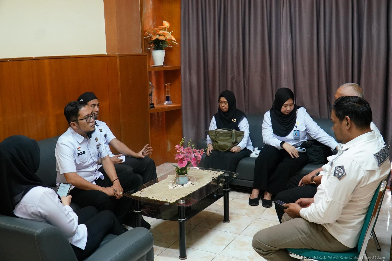 Kanwil Kemenkum Sulsel Petakan Pelaku UMKM di KMP Bantaeng untuk Didorong Daftarkan Merek Kolektif