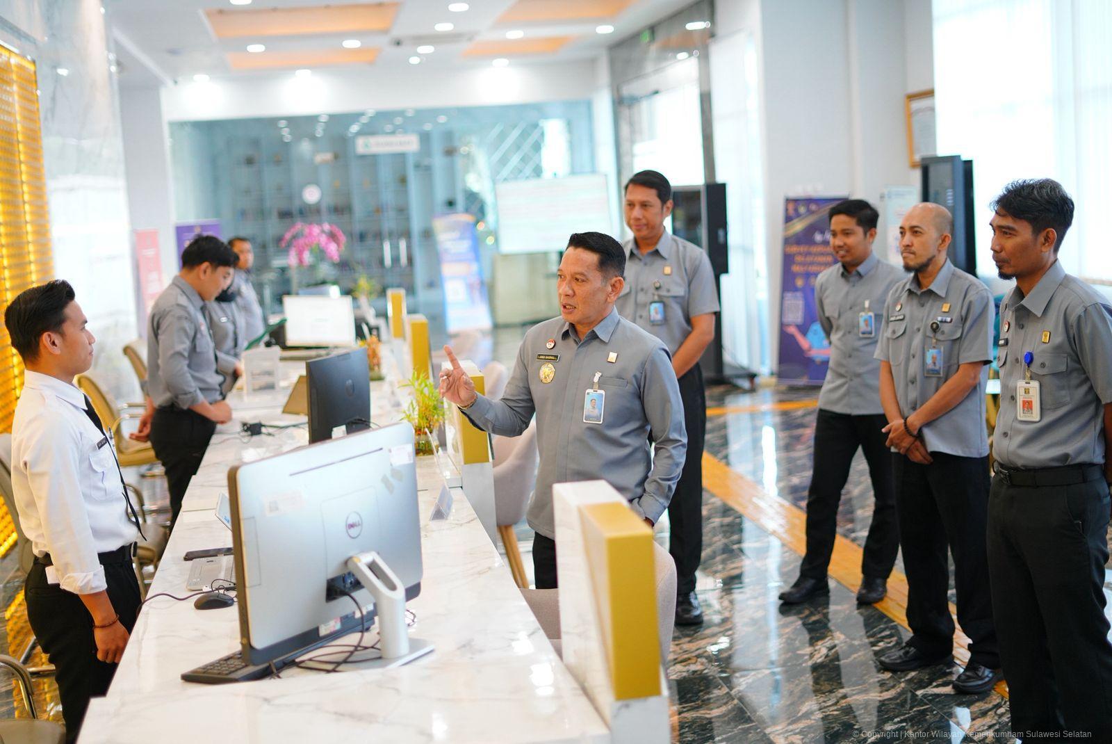 Kakanwil Kemenkum Sulsel Andi Basmal Pantau Layanan Publik di Bulan Ramadhan Jelang Libur Idul Fitri