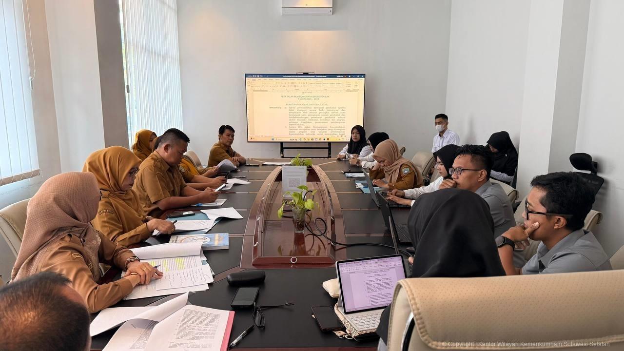 Kanwil Kemenkum Sulsel Harmonisasi Ranperbup Pangkep tentang Peta Jalan Pembangunan Kependudukan
