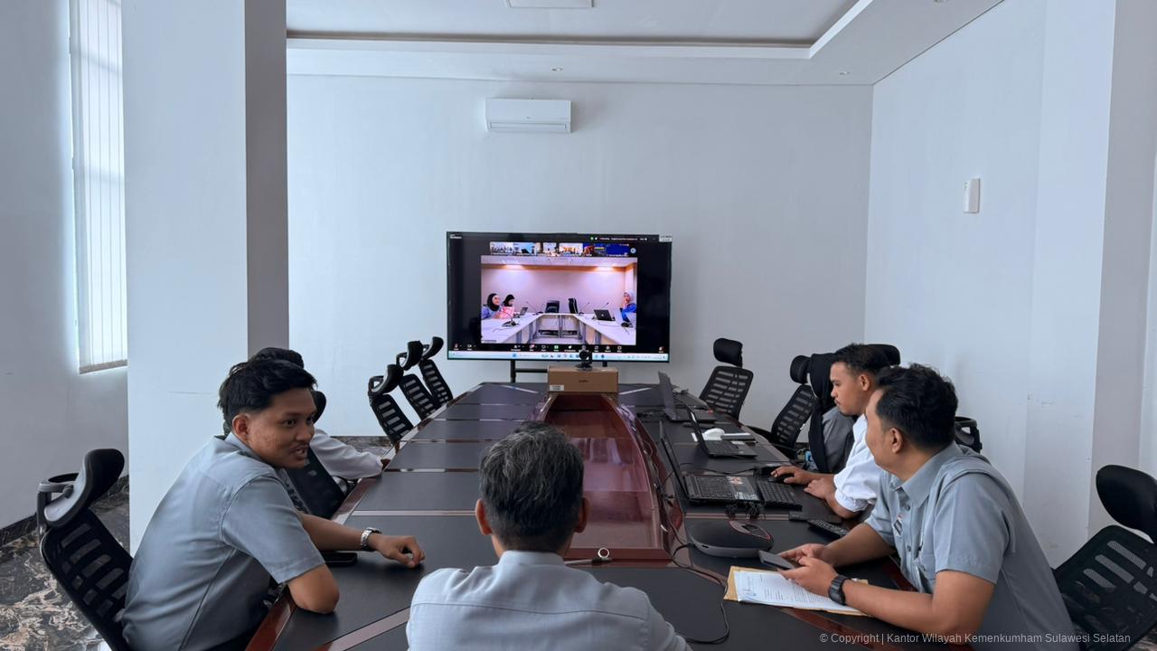 Kanwil Kemenkum Sulsel Ikuti Sosialisasi Media Monitoring Media Konvensional dan Media Sosial Secara Virtual