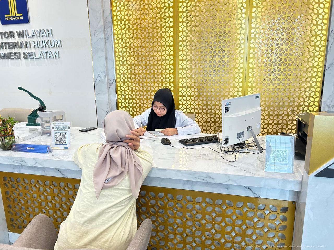 Kemenkum Sulsel Cetak 16 Sertifikat Apostille dalam Sehari untuk Korea dan Romania