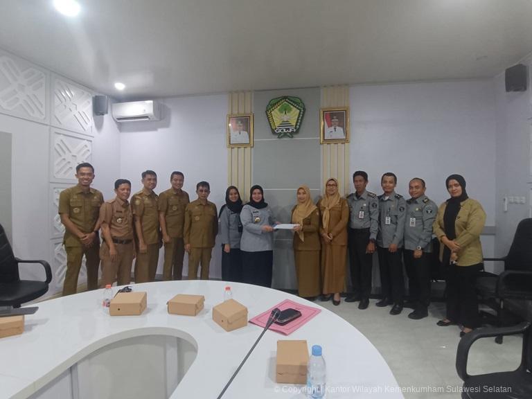 Beri Layanan Terbaik Kanwil Kemenkum Sulsel Harmonisasi 2 ranperbup Gowa di Kantor Bupati