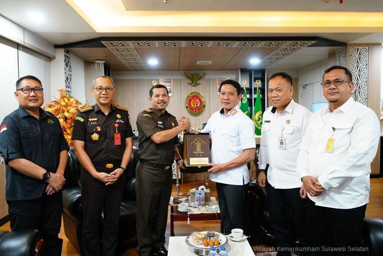 Bertemu Kajati Kakanwil Kemenkum Sulsel Bahas Ini