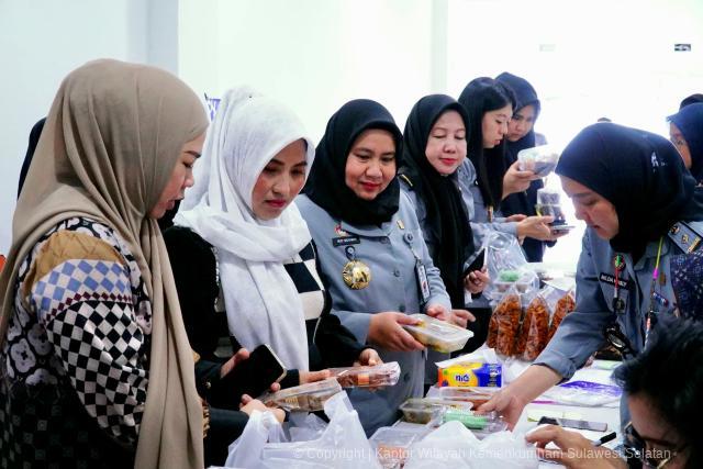 DWP Kanwil Kemenkum Sulsel Gelar Bazar Ramadhan2