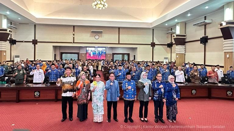 Hadiri Pengukuhan Kepala OJK Kanwil Kemenkum Sulsel Siap Bekolaborasi