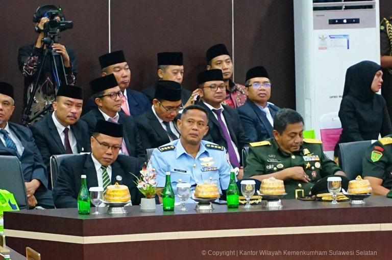 Hadiri Rapat Paripurna Pengucapan SumpahJanji Anggota DPRD Sulsel Kanwil Kemenkumham Sulsel Siap Kolaborasikan Pembentukan Perda1