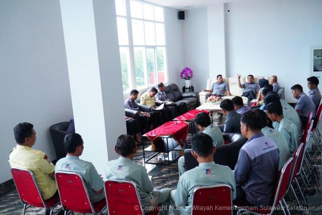 Kakanwil Andi Basmal Imbau Petugas Security dan OB Disiplin Bekerja Jaga Layanan Tetap Prima1