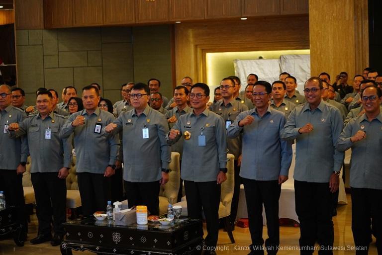Kakanwil Kemenkum Sulsel Hadiri Pencanagan Pembangunan ZI dan Peluncuran Tranformasi Digital Kemenkum3