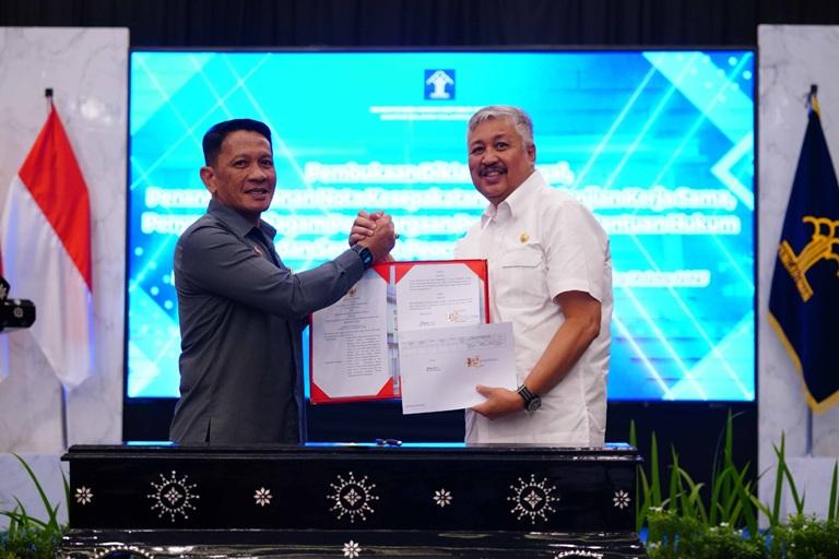 Kakanwil Kemenkum Sulsel Perkuat Kolaborasi Hukum dengan 5 Pemda dan DPRD Palopo3