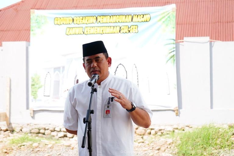 Kakanwil Taufiqurrakhman Letakkan Batu Pertama Pembangunan Masjid Kanwil Kemenkumham Sulsel