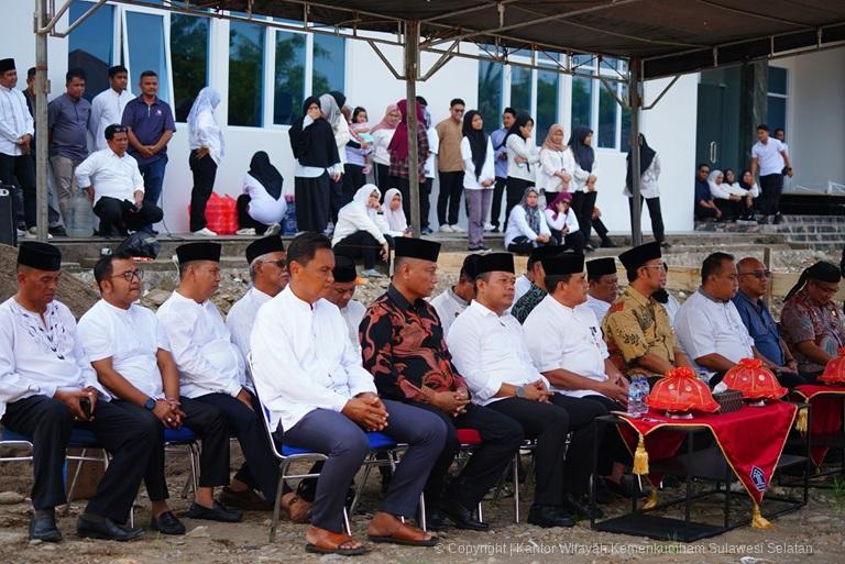 Kakanwil Taufiqurrakhman Letakkan Batu Pertama Pembangunan Masjid Kanwil Kemenkumham Sulsel2