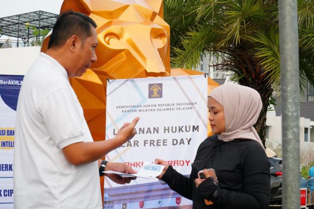 Kanwil Kemenkum Sulsel Bawa Layanan Hukum ke Car Free Day Makassar1