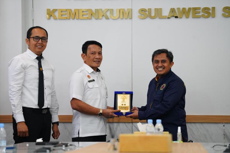 Kanwil Kemenkum Sulsel Berkolaborasi dengan Mahasiswa Universitas DIPA Ciptakan Aplikasi Jelajah KI Sulsel