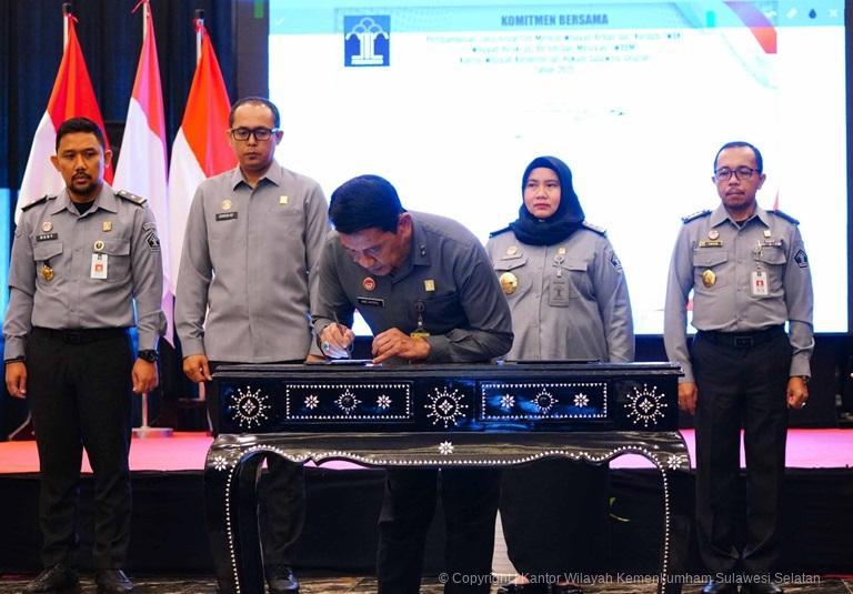 Kanwil Kemenkum Sulsel Gelar penandatanaganan PK dan Komitmen Bersama Pembangunan ZI menuju WBKWBBM