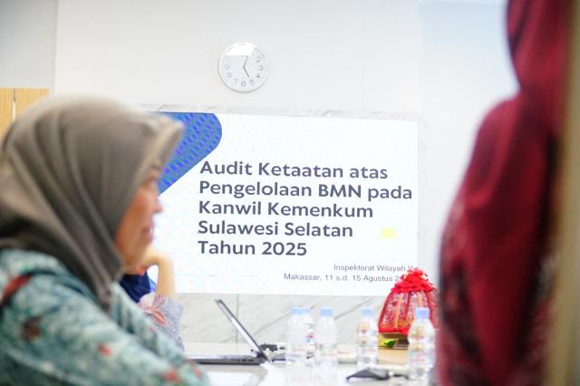 Kanwil Kemenkum Sulsel Terima Hasil Audit Ketaatan BMN Kakanwil Tegaskan Komitmen Tindak Lanjut2