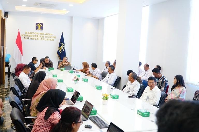 Kanwil Kemenkum Sulsel Terima Kunjungan Deputi Hukum Kemenko Kumham Imipas Bahas Sinkronisasi Tugas dan Fungsi1