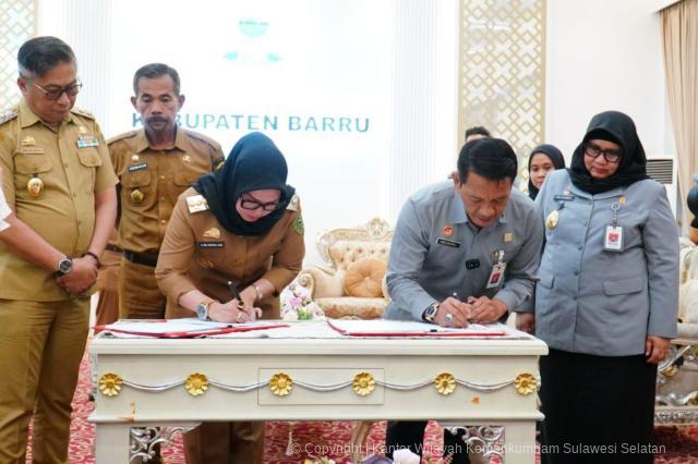 Kemenkum Sulsel dan Pemkab Barru Sepakati Kerja Sama di Bidang Hukum4