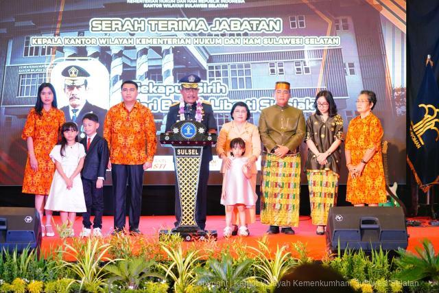 Masuki Masa Purna Bhakti Liberti Sitinjak Serahkan Jabatan Kakanwil Kemenkumham Sulsel Kepada Indah Rahayuningsih1