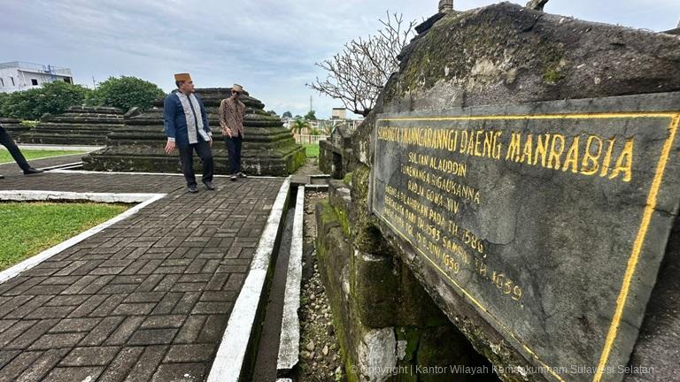 Mengakhiri Tugas di Sulsel Kakanwil Taufiqurrakhman Ziarah ke Makam Sultan Hasanuddin5