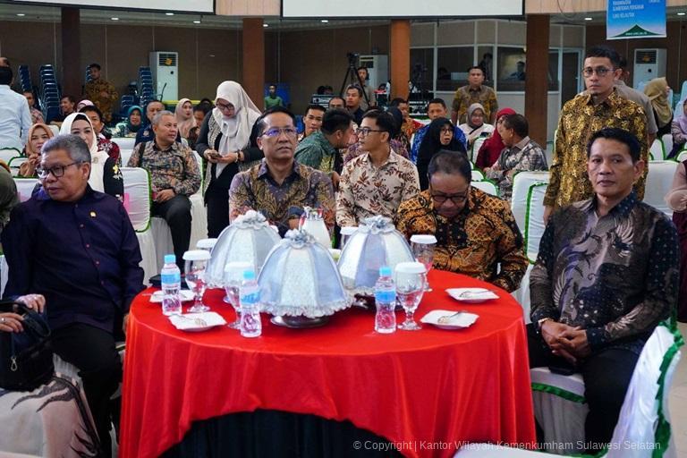 Menkum Supratman Hadiri Milad Ke 53 Fakultas Hukum UMI1