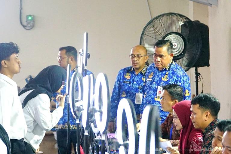 Pantau Pelaksanaan SKB CAT CPNS Kakanwil Kemenkumham Sulsel Semangati Para Peserta1