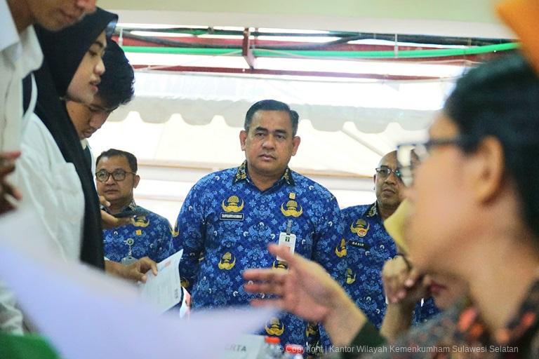 Pantau Pelaksanaan SKB CAT CPNS Kakanwil Kemenkumham Sulsel Semangati Para Peserta3