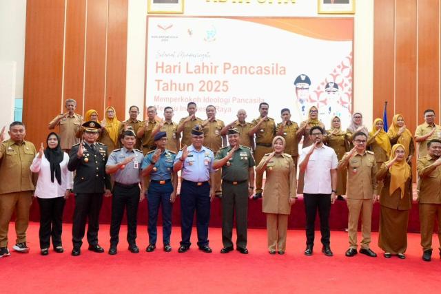 Perkuat Sinergi Ideologi Pancasila Kakanwil Kemenkum Sulsel Hadiri Peringatan Hari Lahir Pancasila di Rujab Gubernur