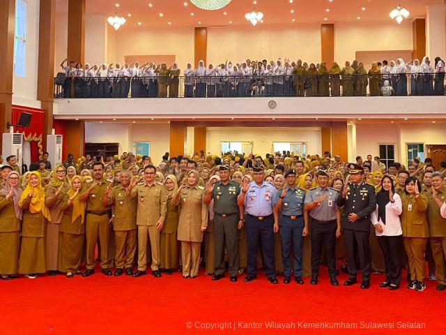Perkuat Sinergi Ideologi Pancasila Kakanwil Kemenkum Sulsel Hadiri Peringatan Hari Lahir Pancasila di Rujab Gubernur1