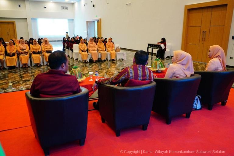 Pertemuan dan Silahturami DWP Kanwil Kemenkumham Sulsel Kakanwil Berpesan Agar Seluruh Anggota Jalin Kebersamaan dan Persaudaraan1