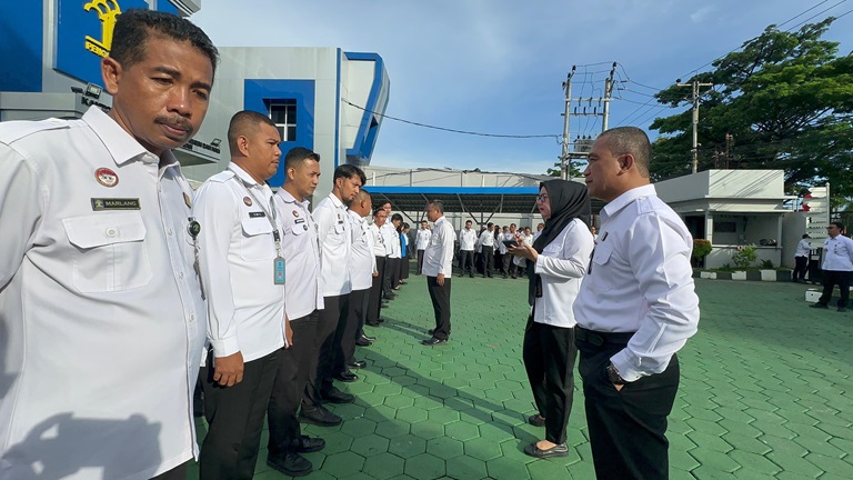 Tingkatkan Disiplin Pegawai Kakanwil Kemenkumham Sulsel Lakukan Pemeriksaan Kehadiran1