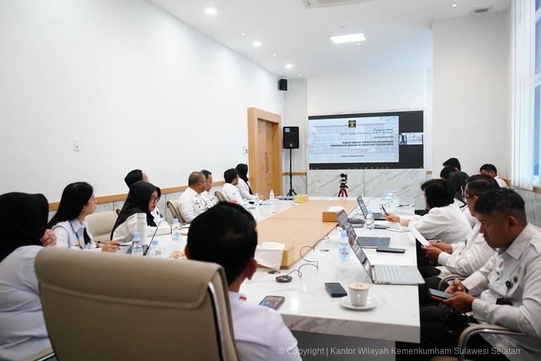 Tingkatkan Pembinaan Hukum Kanwil Kemenkum Sulsel Ikuti Rakernis Program BPHN1