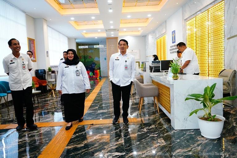 WFH Tiap Jumat Kakanwil Kemenkum Sulsel Pastikan Layanan Publik Tetap Buka1