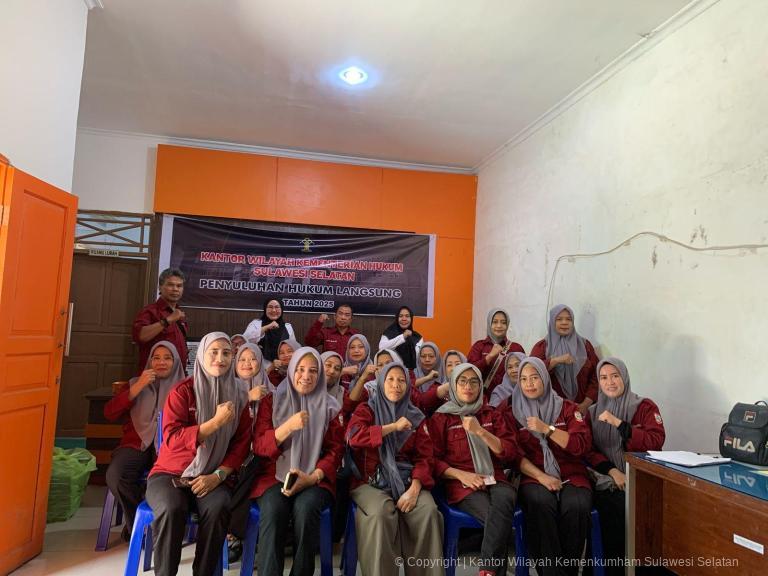 Warga Maccini Gusung Antusias Ikuti Penyuluhan Hukum1